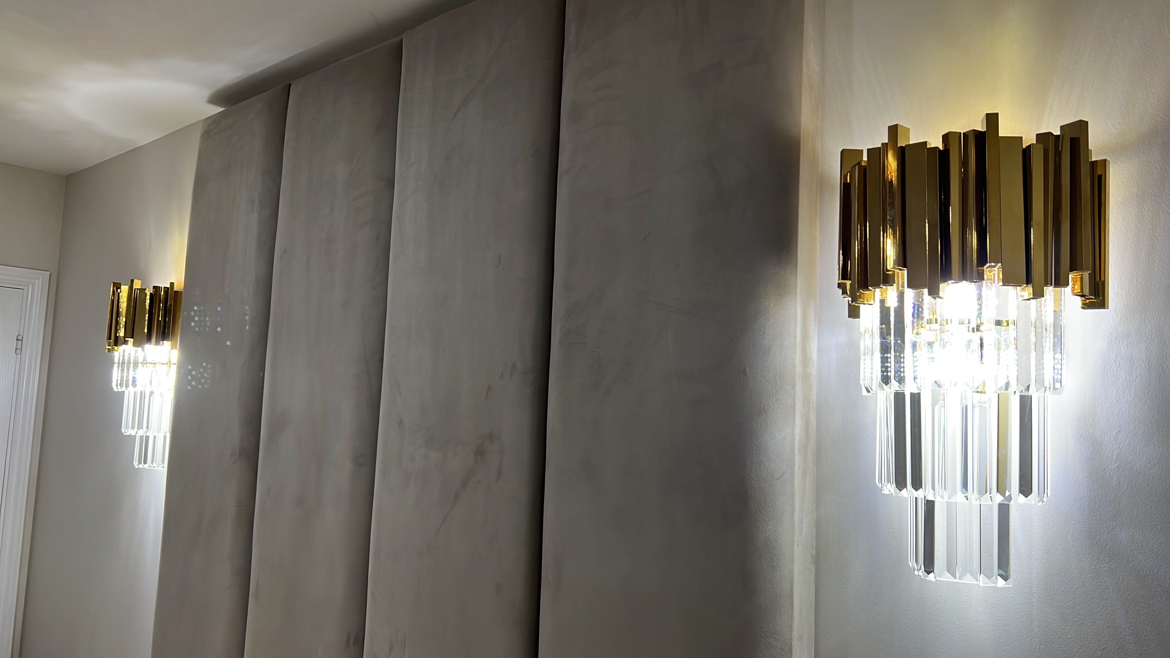 Boeotia Wall Light