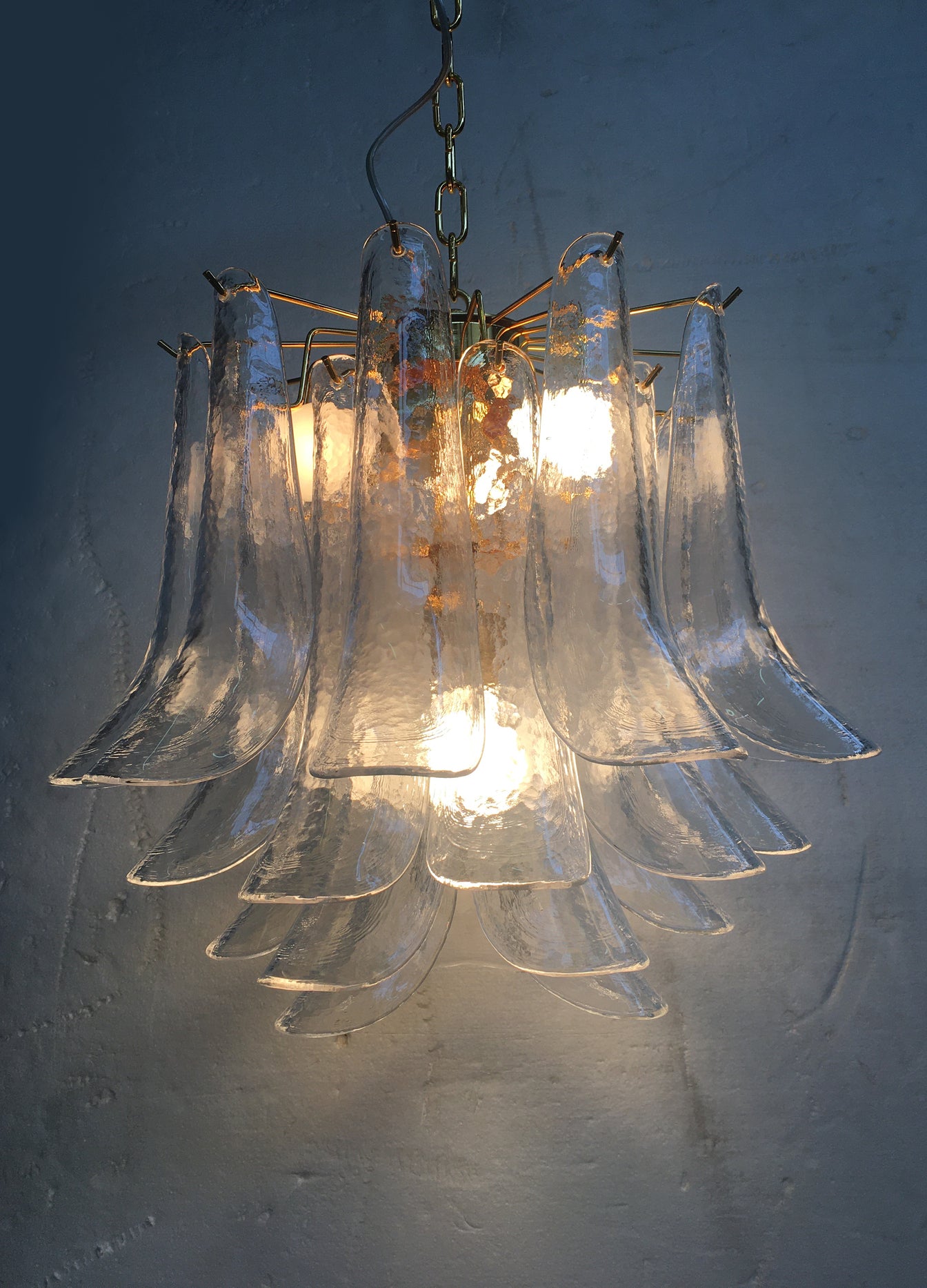 VORELLI Brindisi Selle Murano Glass Circular Chandelier - Selle Murano Glass image 3