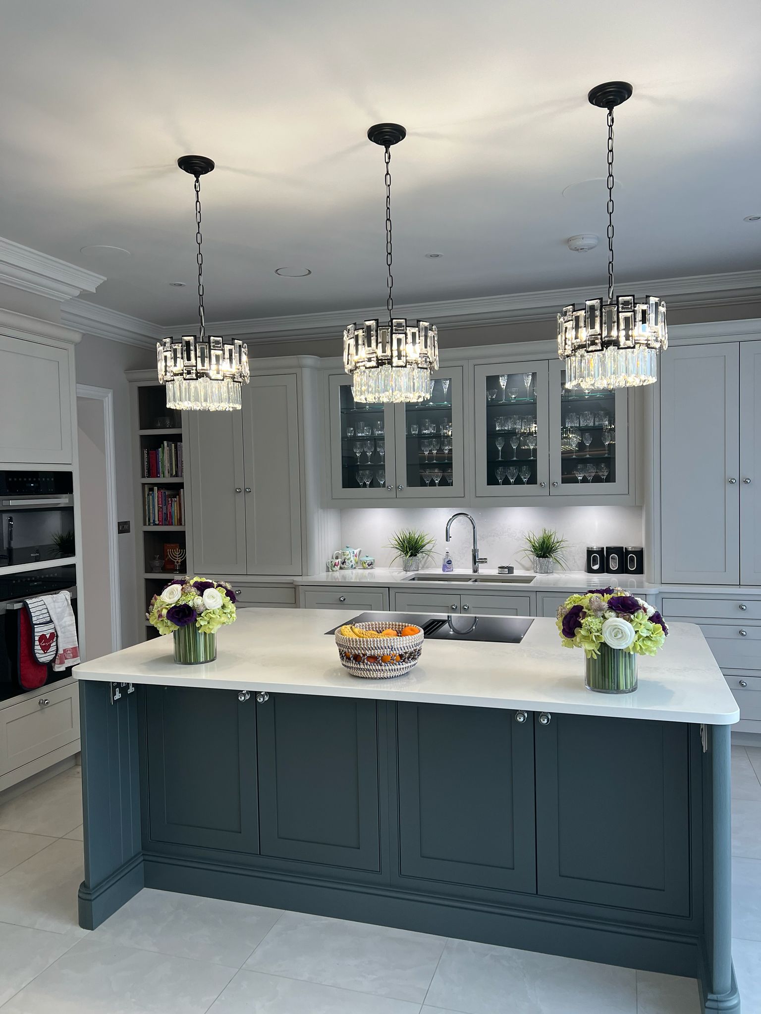 belvedere-pendant-light-luxury-kitchen-island-crystal