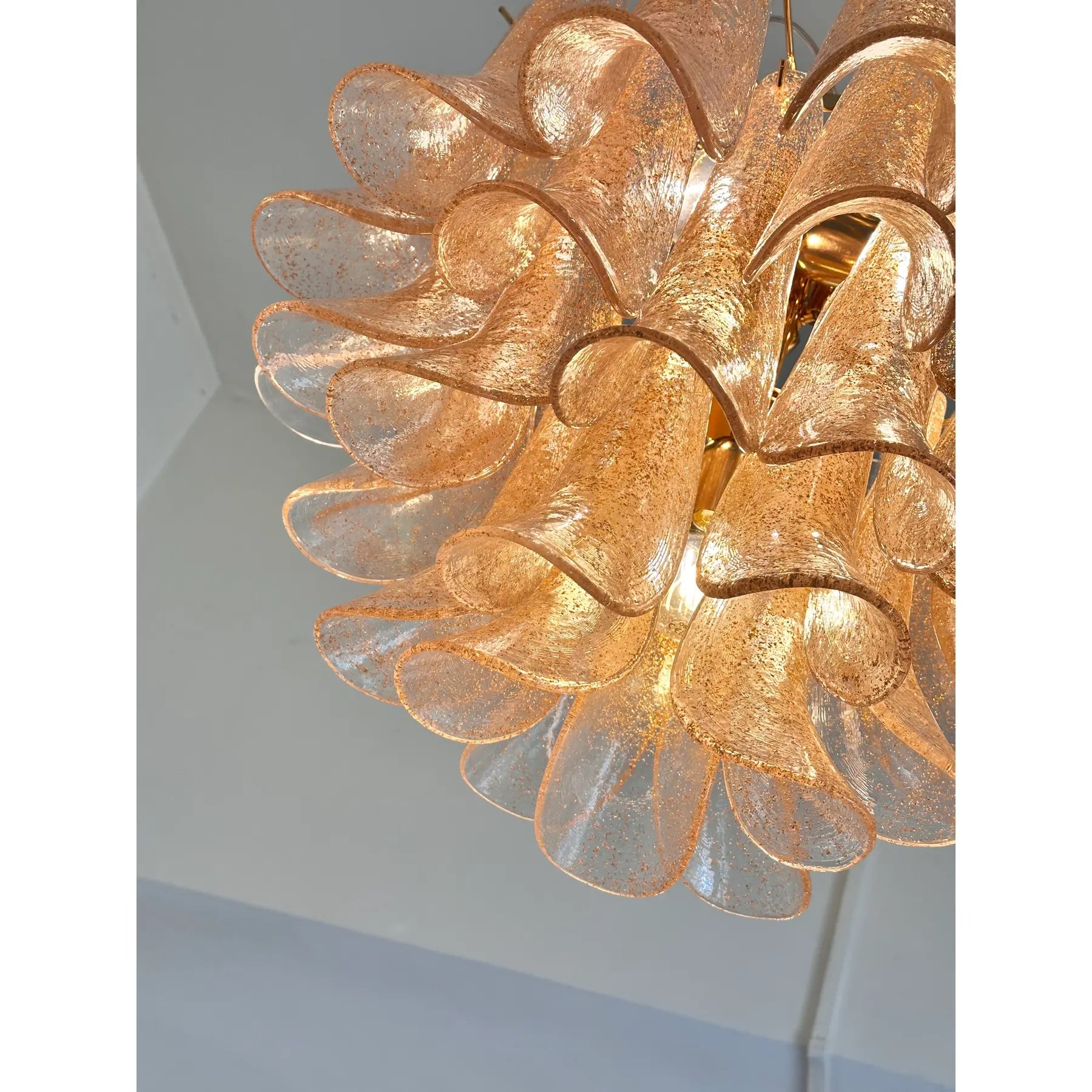 VORELLI Aosta Selle Murano Glass Circular Chandelier - Selle Murano Glass image 7