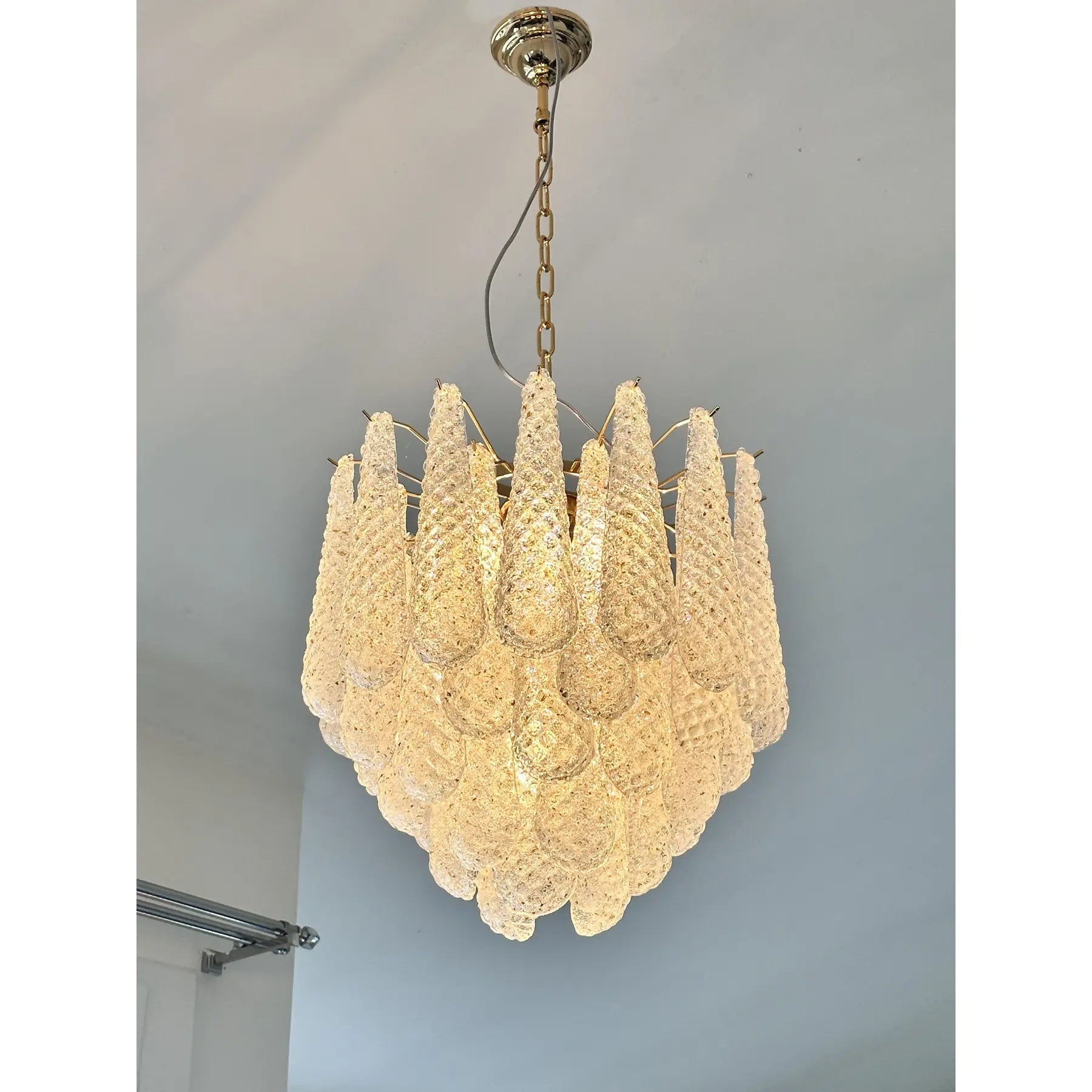 VORELLI Positano Conchiglie Murano Shell Glass Circular Chandelier - Conchiglie Murano Shell Glass image 7