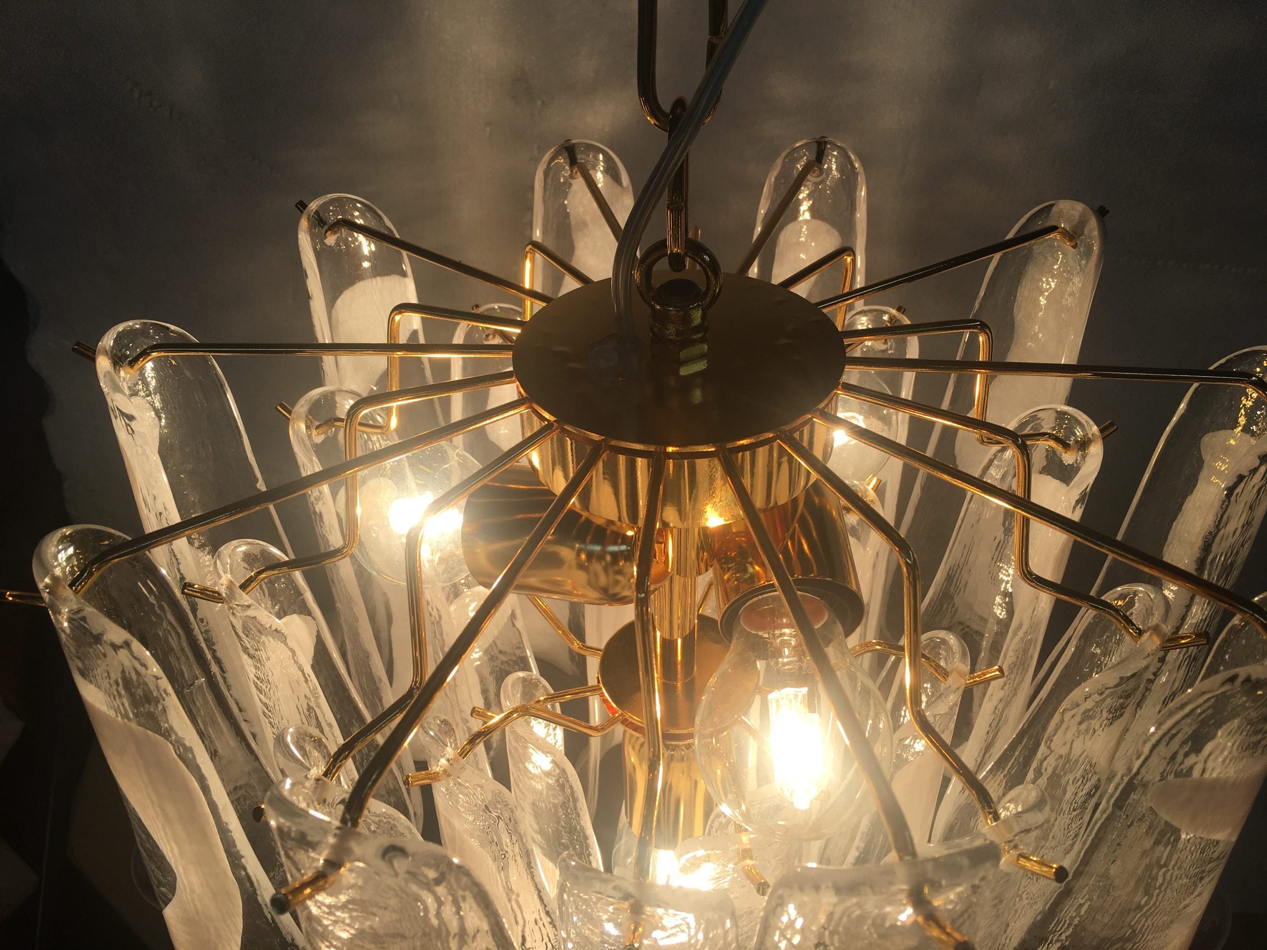 VORELLI Montepulciano Selle Murano Glass Circular Chandelier - Selle Murano Glass image 3