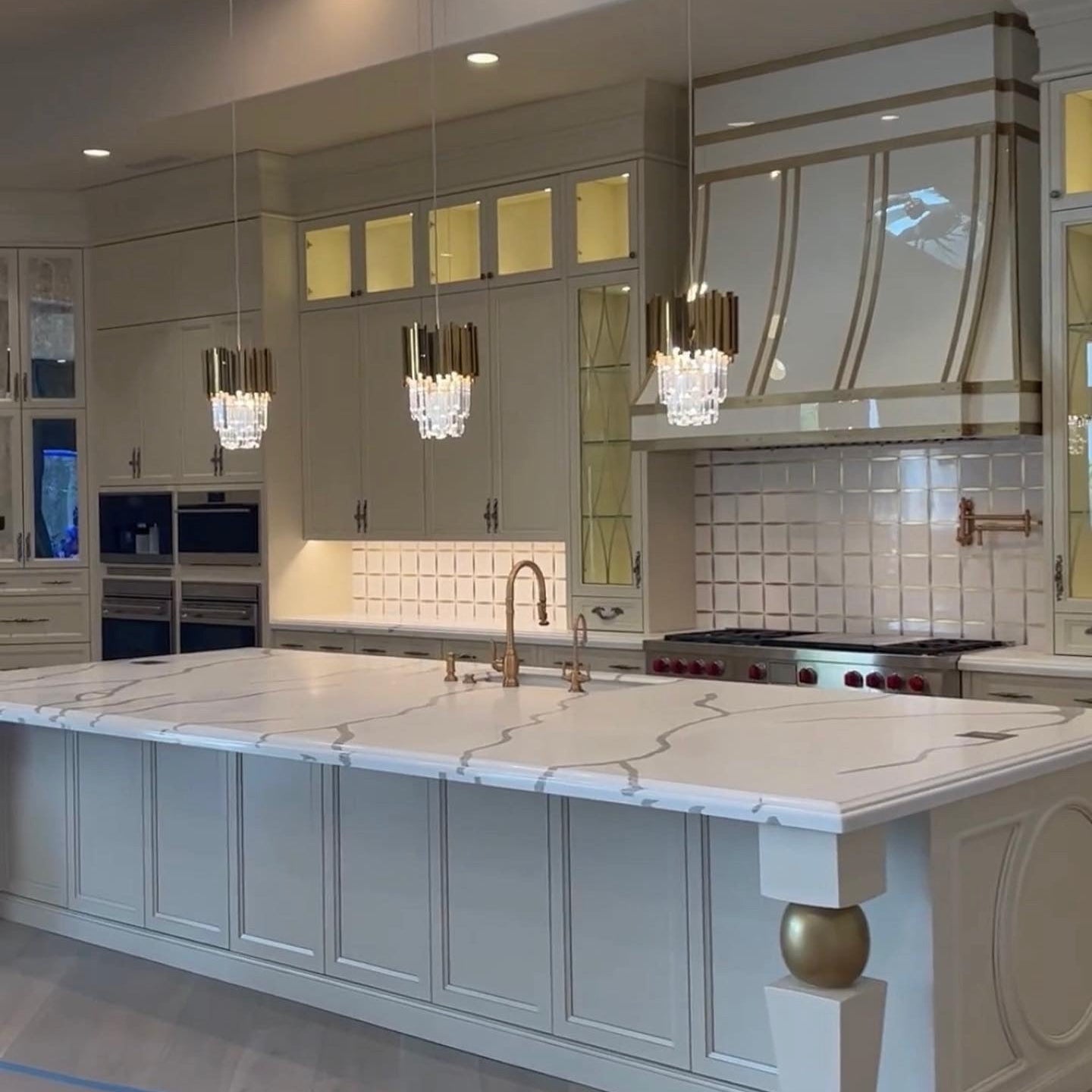 Boeotia Pendant Light