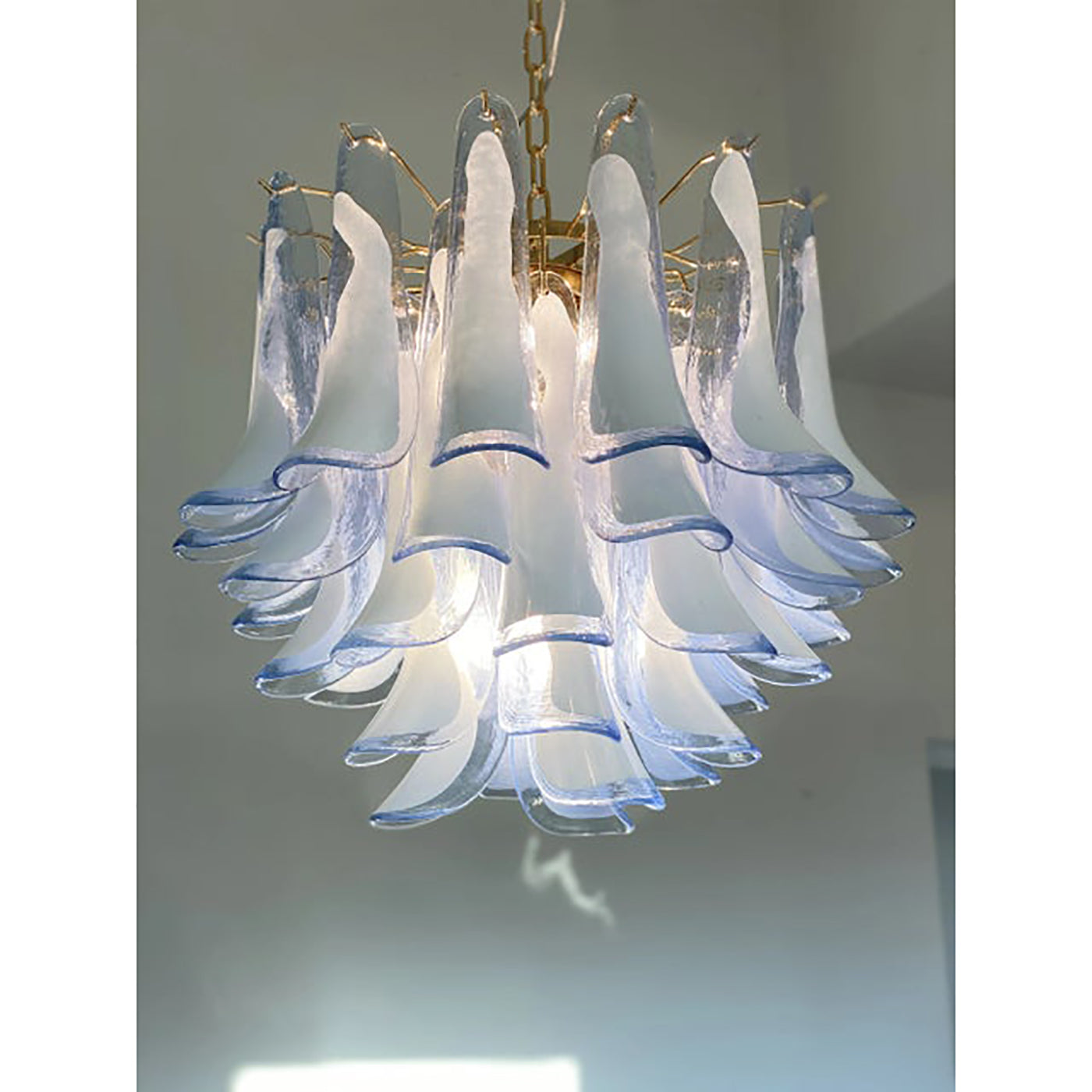 VORELLI Altavilla Selle Murano Glass Circular Chandelier - Selle Murano Glass image 7