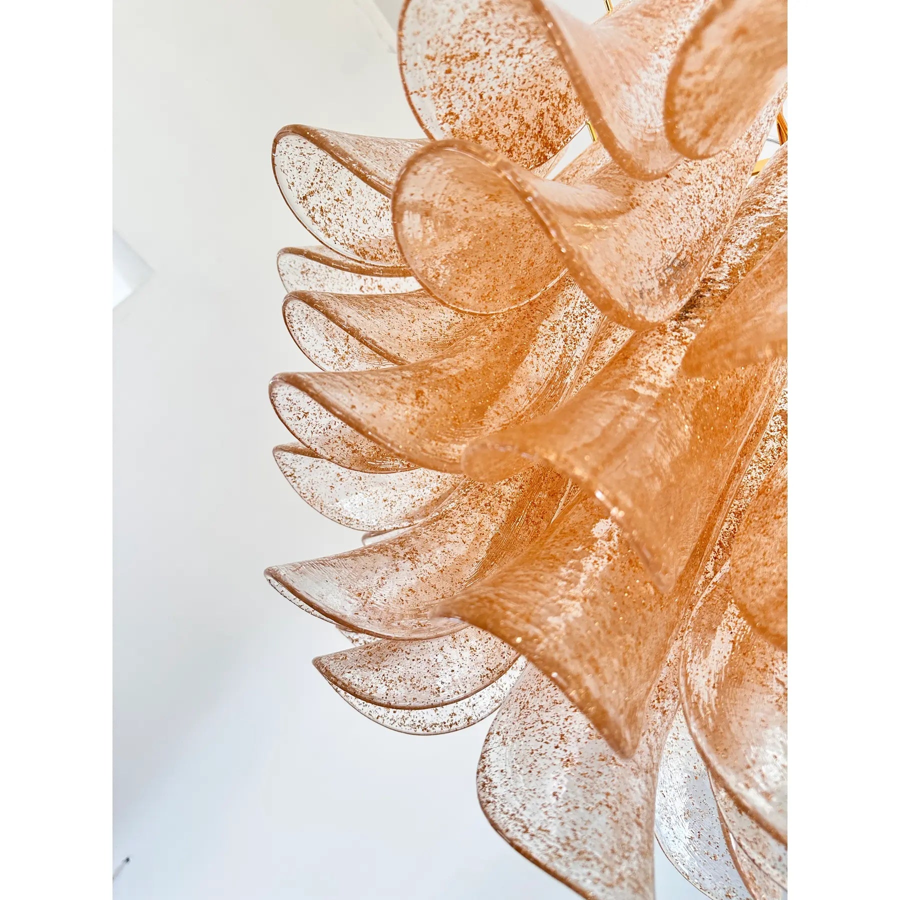 VORELLI Aosta Selle Murano Glass Circular Chandelier - Selle Murano Glass image 6
