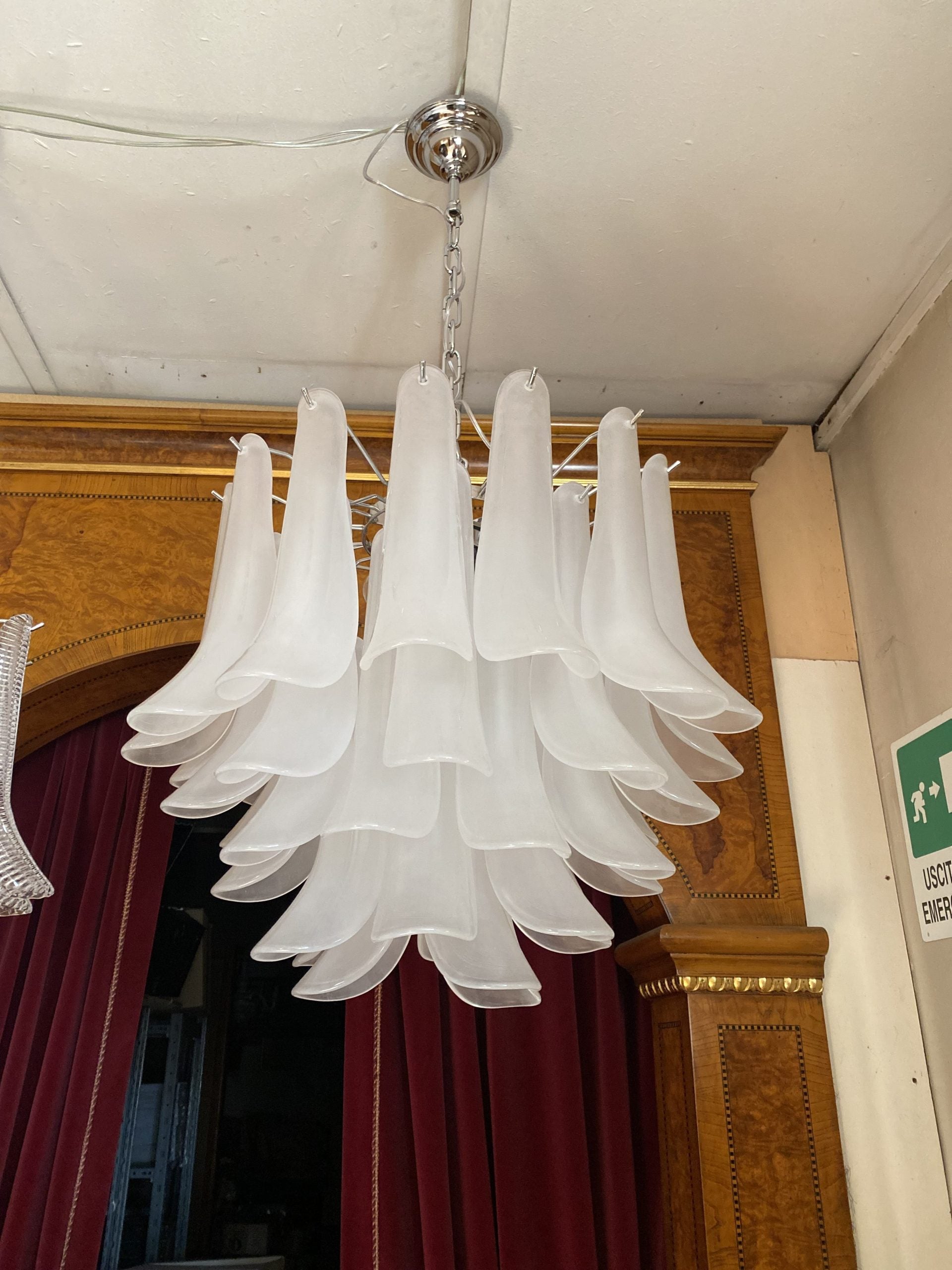 VORELLI Cremona Selle Murano Glass Circular Chandelier - Selle Murano Glass image 4