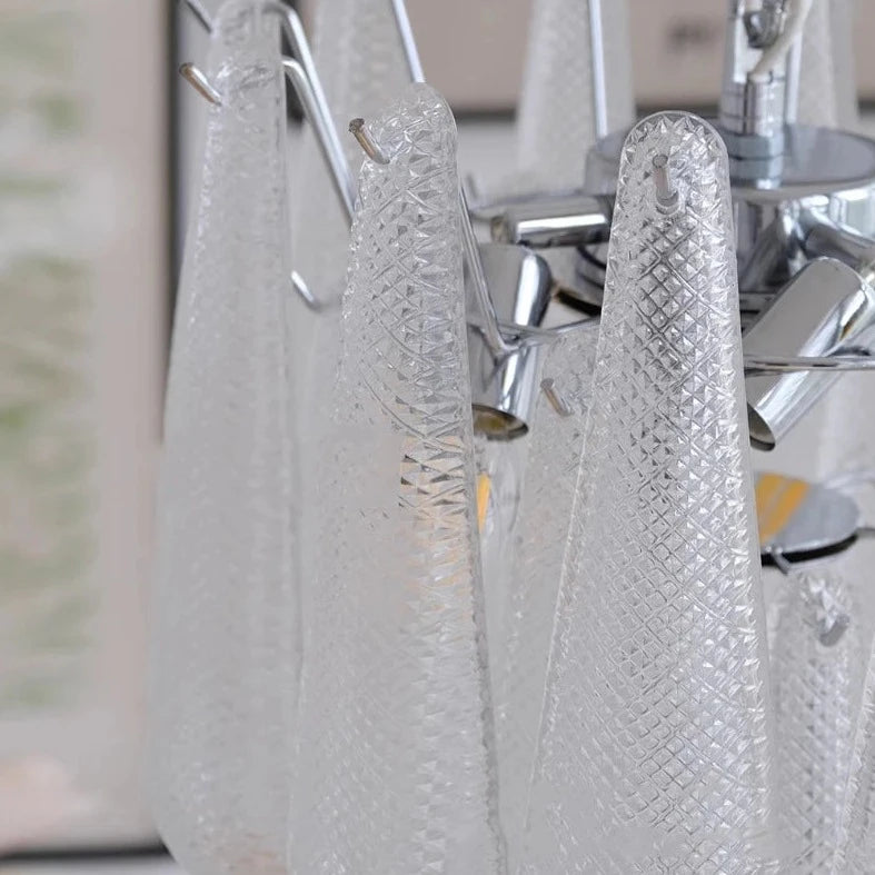 Close-up of diamond cut crystal suspension detailing on the Eclissi Grandeur staircase chandelier by VORELLI®