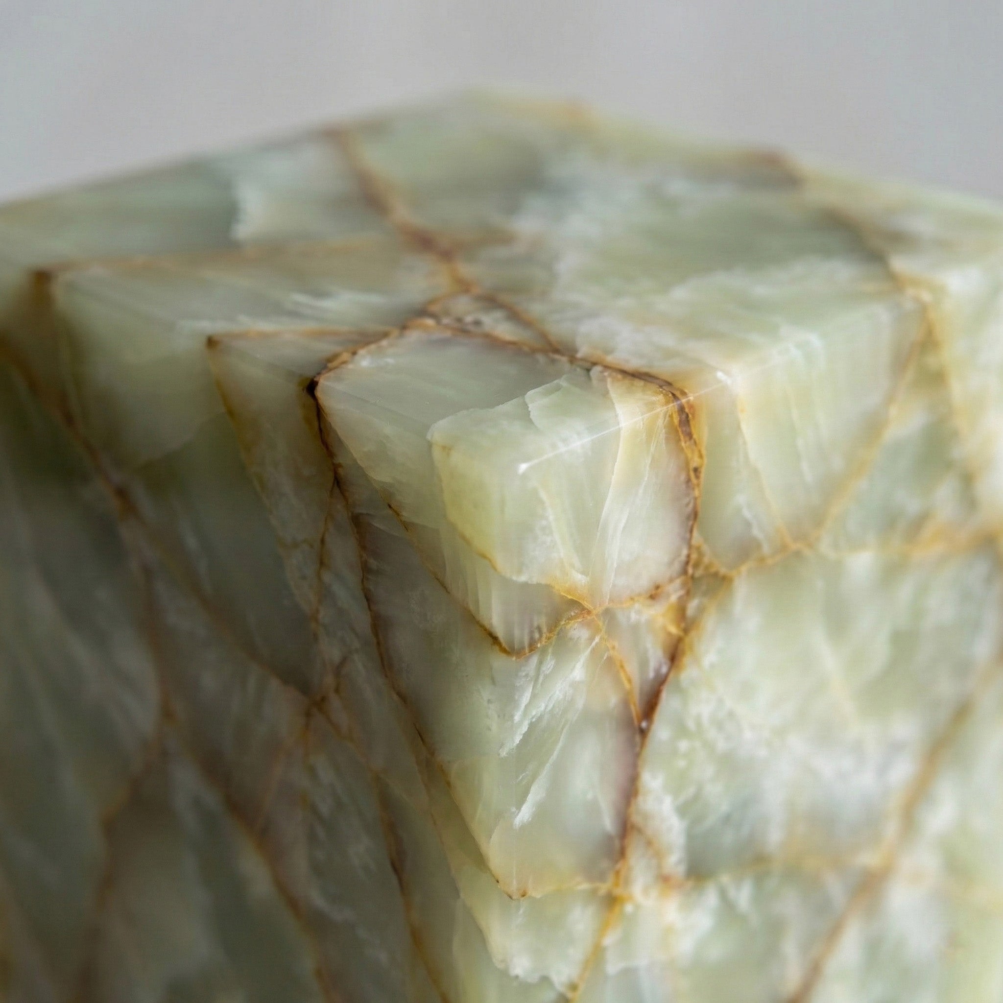 Green Onyx Pedestal Stand