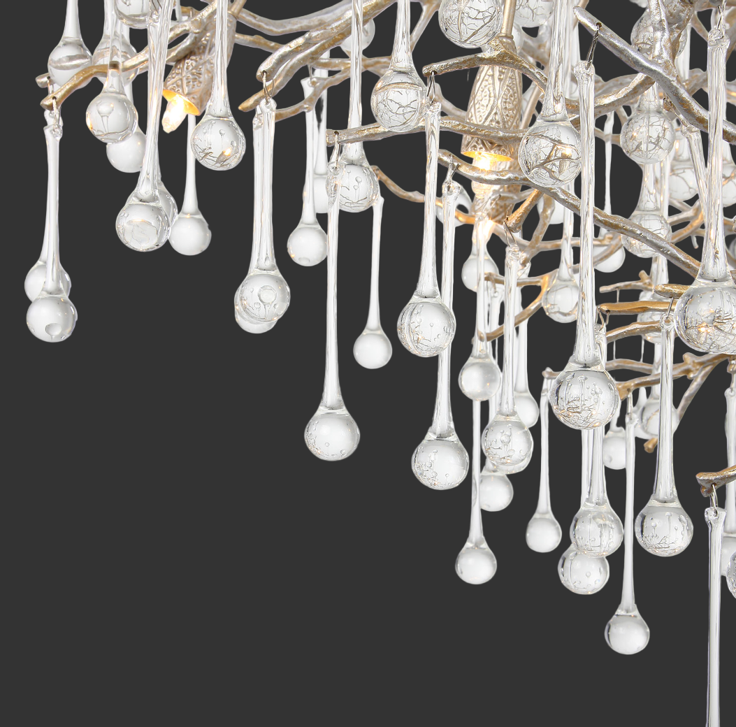 Close-up detail of L’Albero d’Oro chandelier showing hanging glass droplets on gold branches