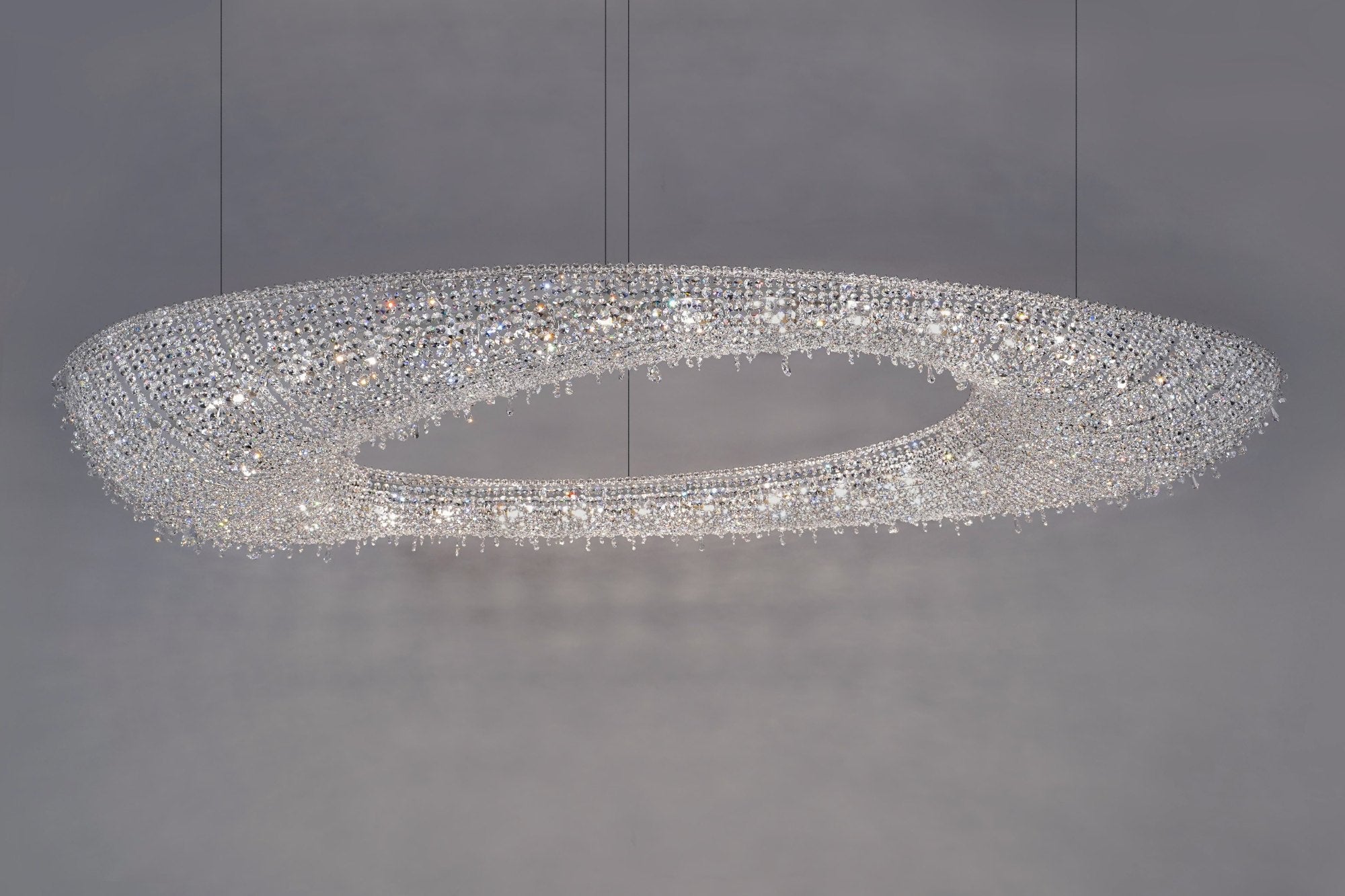 MANOOI Artica crystal chandelier with transparent crystal in a refined product view