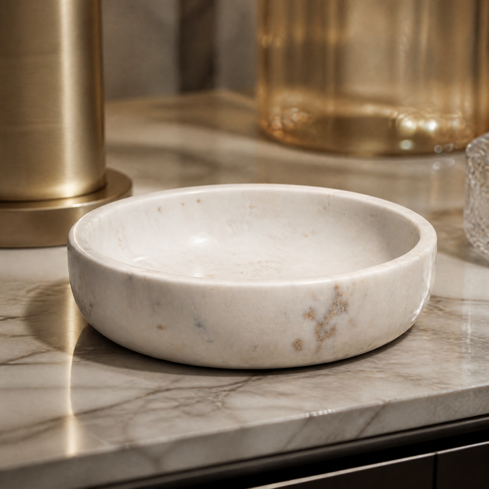 Close-up detail of the VORELLI Pietrina bowl, highlighting the pristine finish and natural veining of the premium polished white marble.
