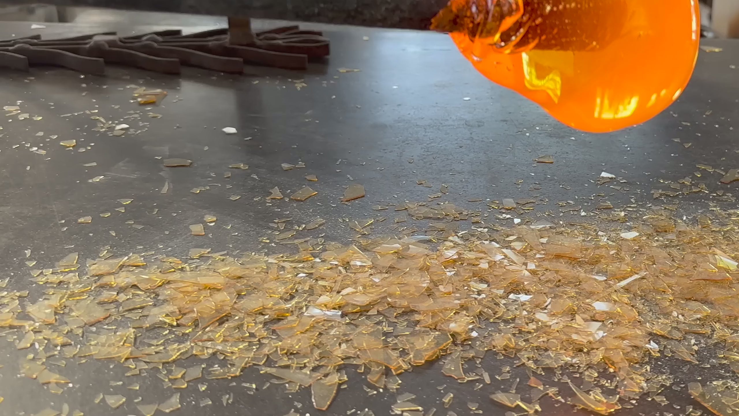 VORELLI x Italia Murano glass manufacturing close-up video