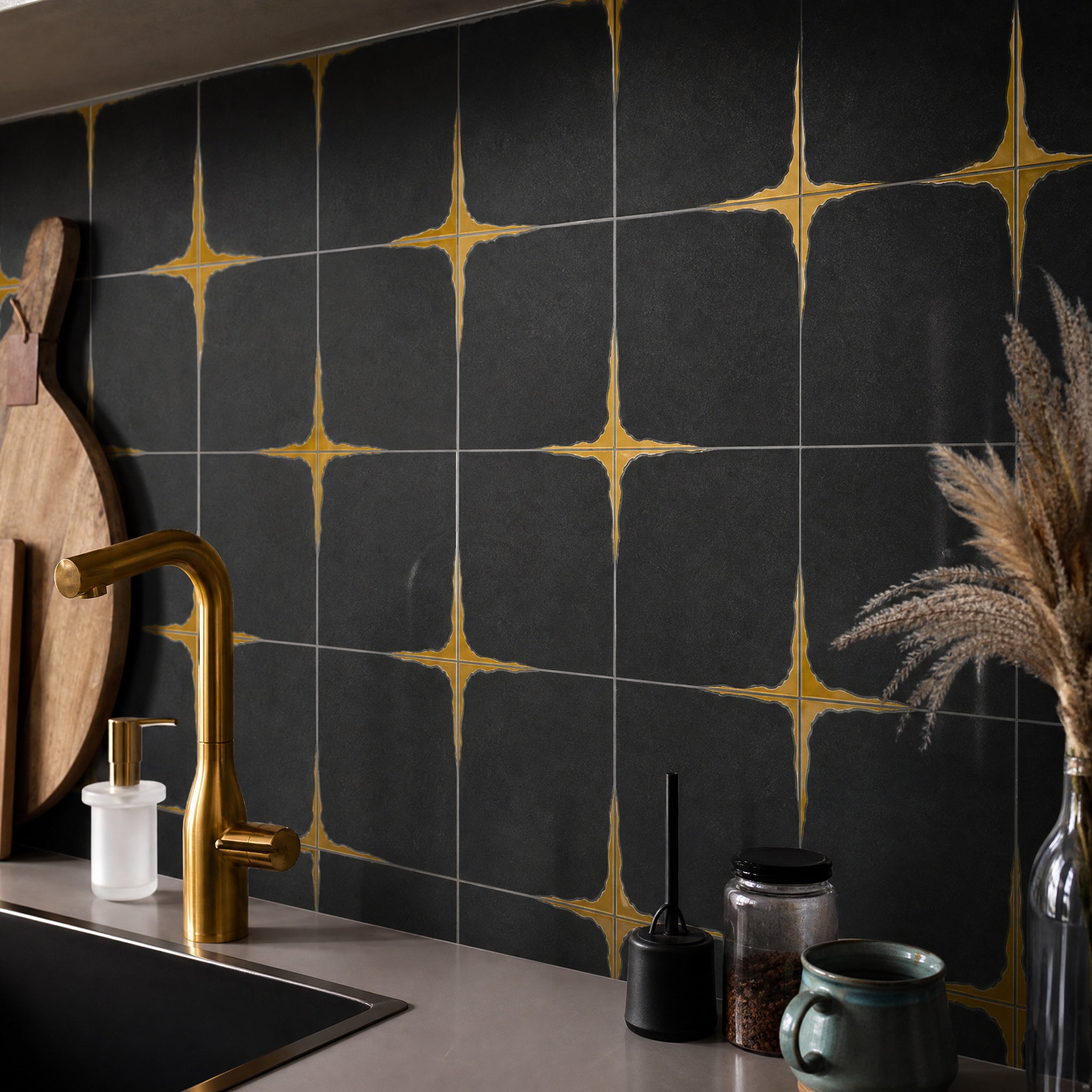 Black Jade 304 Stainless Steel Waterjet Marble Mosaic Tile by VORELLI®