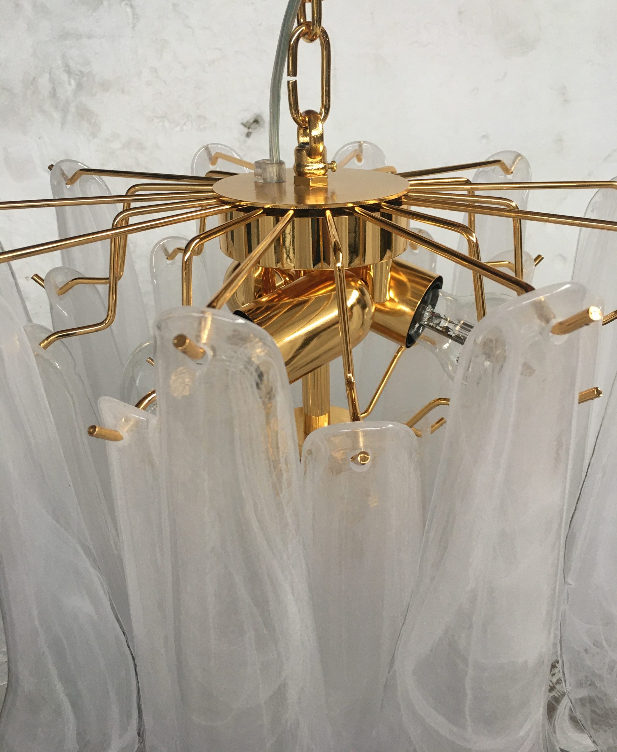 VORELLI Mantova Selle Murano Glass Circular Chandelier - Selle Murano Glass image 3