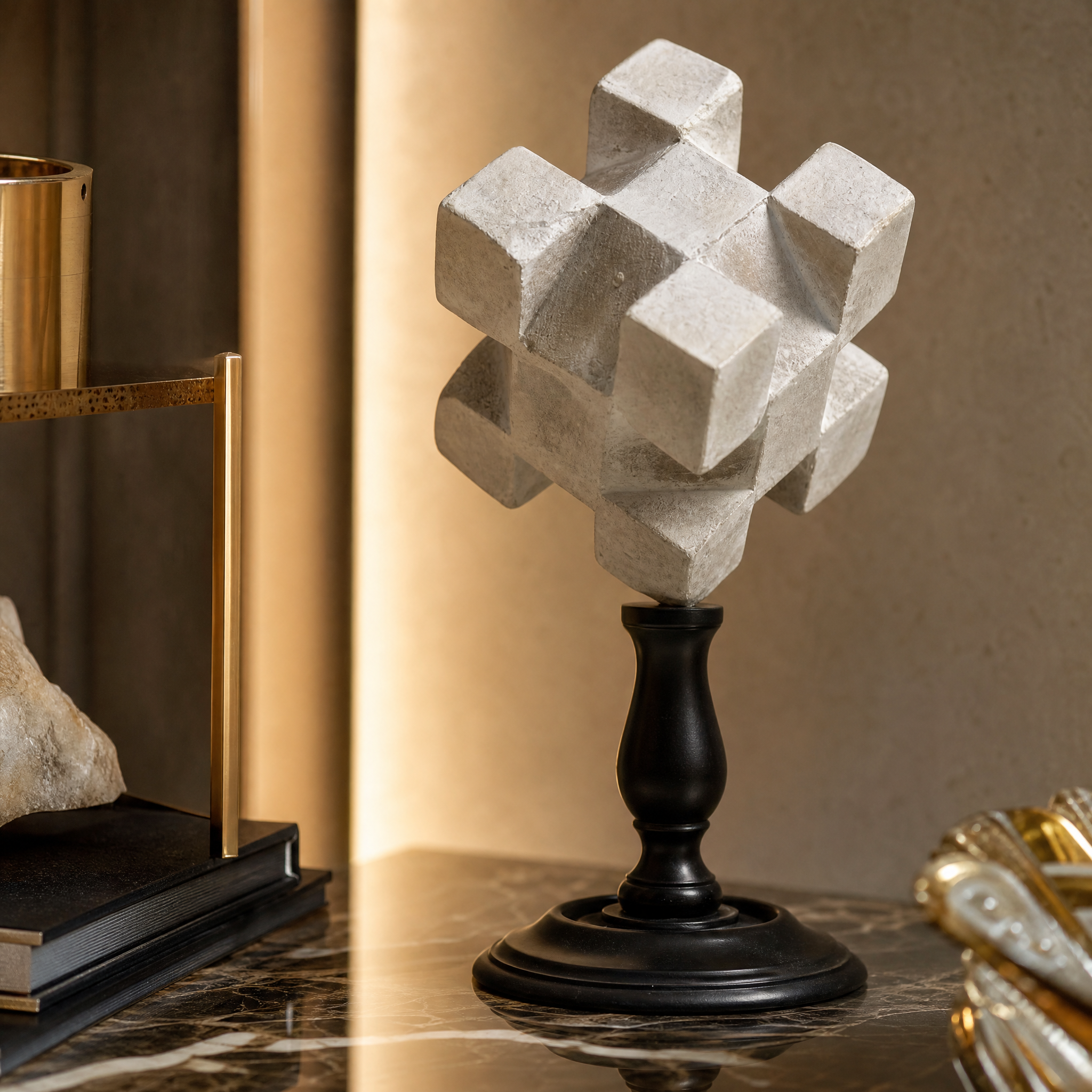 Macro closeup of the VORELLI Poliedro Decor showcasing its clean geometric forms and premium structural finish.